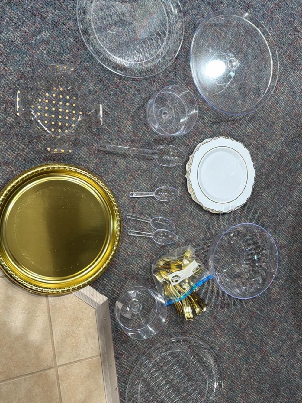 Gold and Clear Party Serving Set - Elegant Disposable Platter & Trays